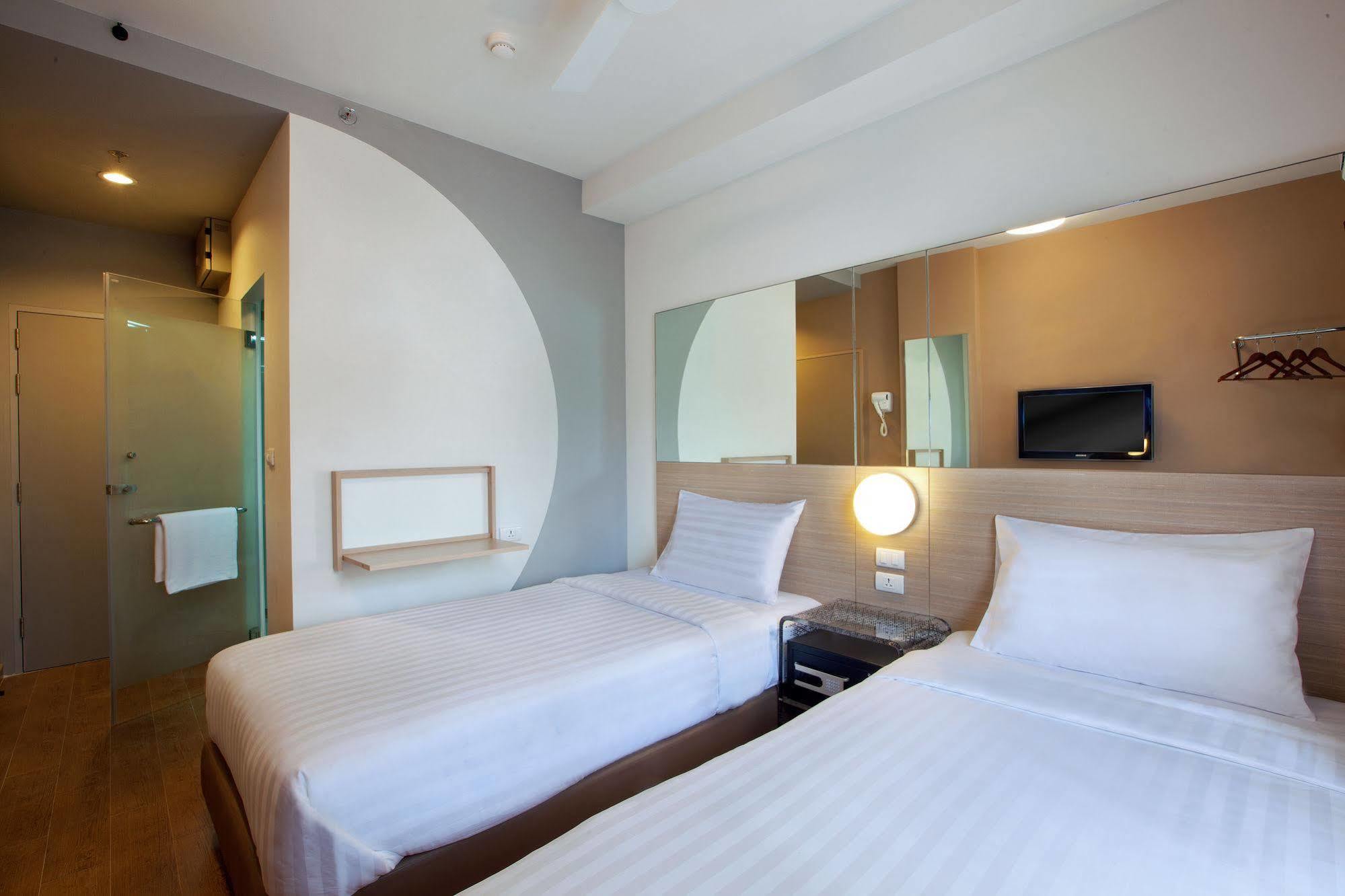 Red Planet Bangkok Asoke - Sha Extra Plus Exterior foto